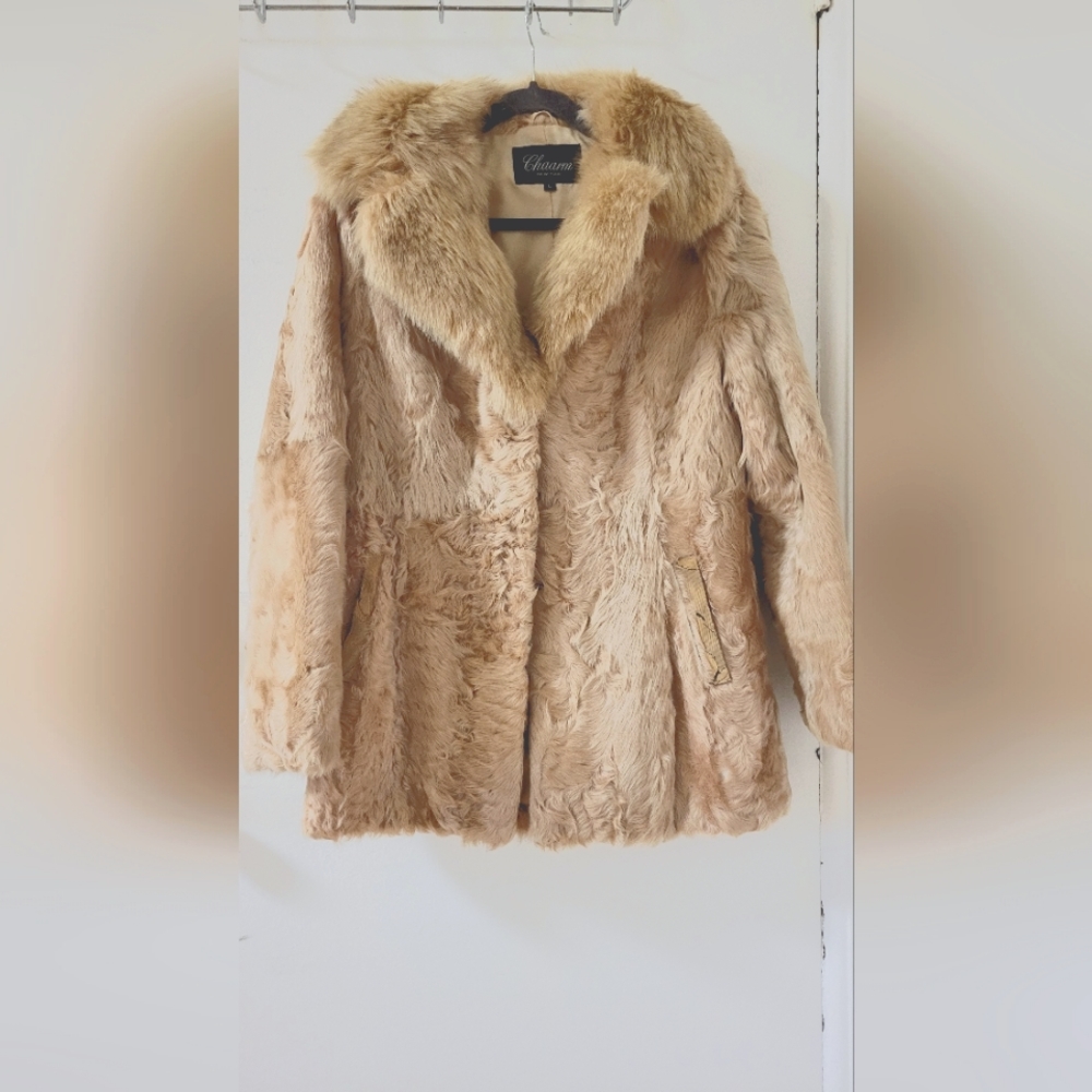 Real fur jacket, beige. Marked as L but fits M